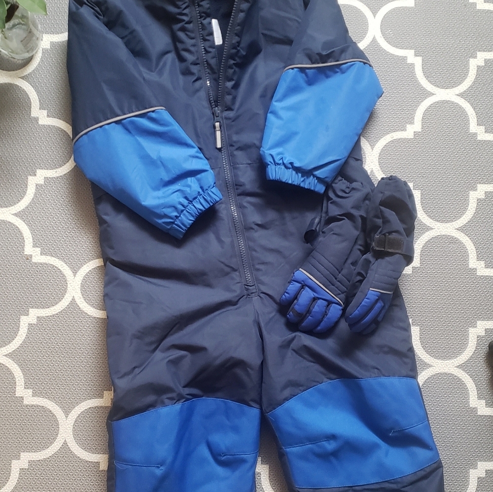 Kids snow suit size 5T
